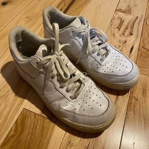 Womens White low Nike air forces